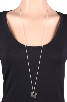Martine Viergever |  Necklace Bread clip | silver