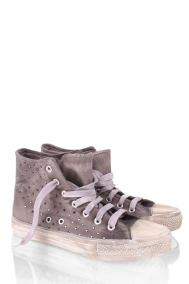 Sneaker Clancy | dust