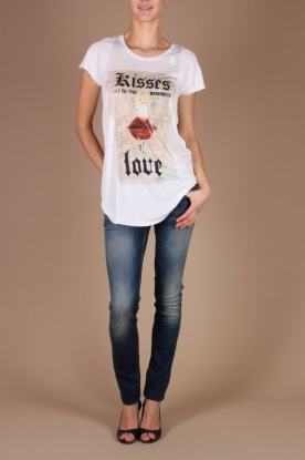 B by Bridget |  T-shirt Kisses | white