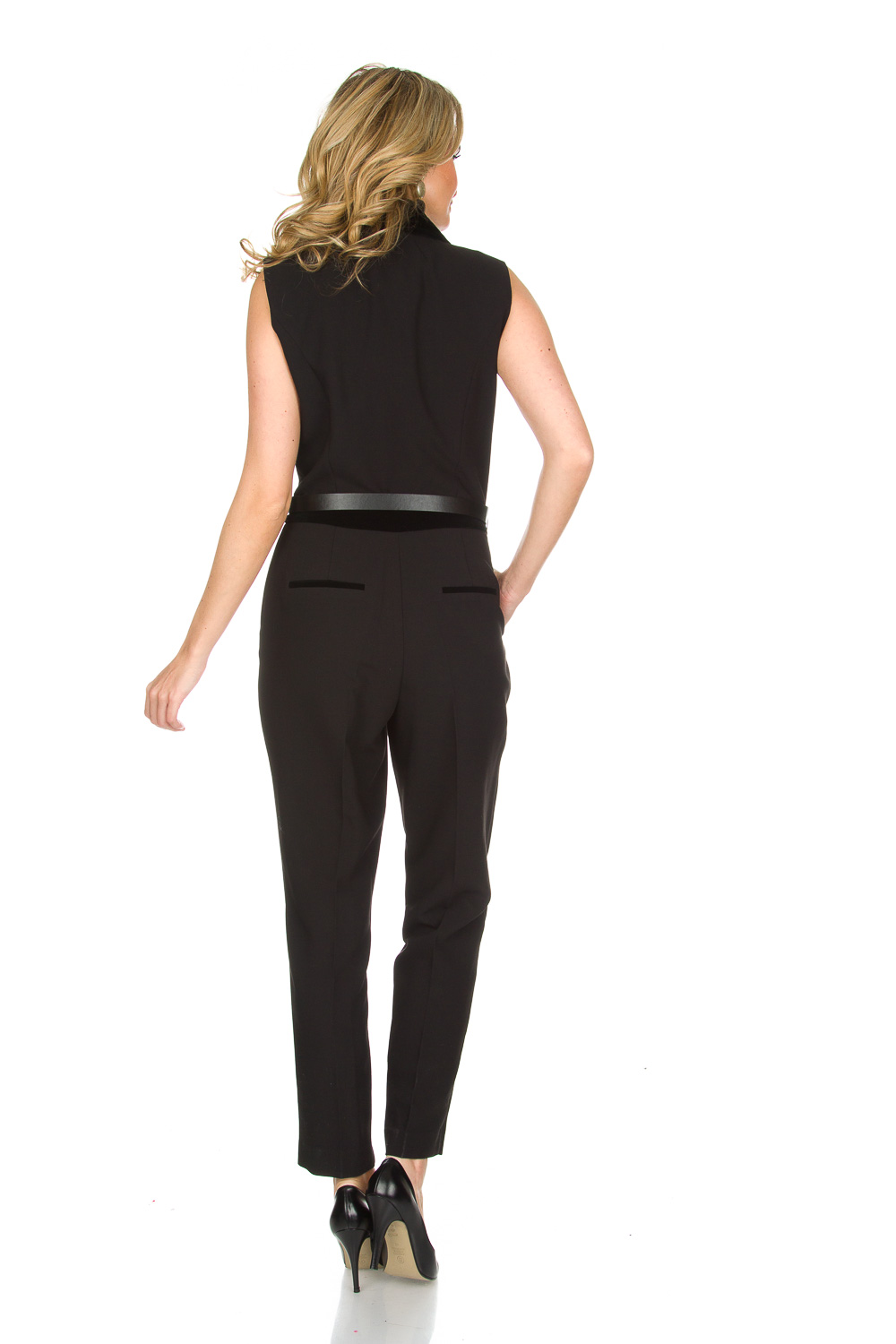 Jumpsuit met velvet kraag Lady Zwart NIKKIE Little Soho