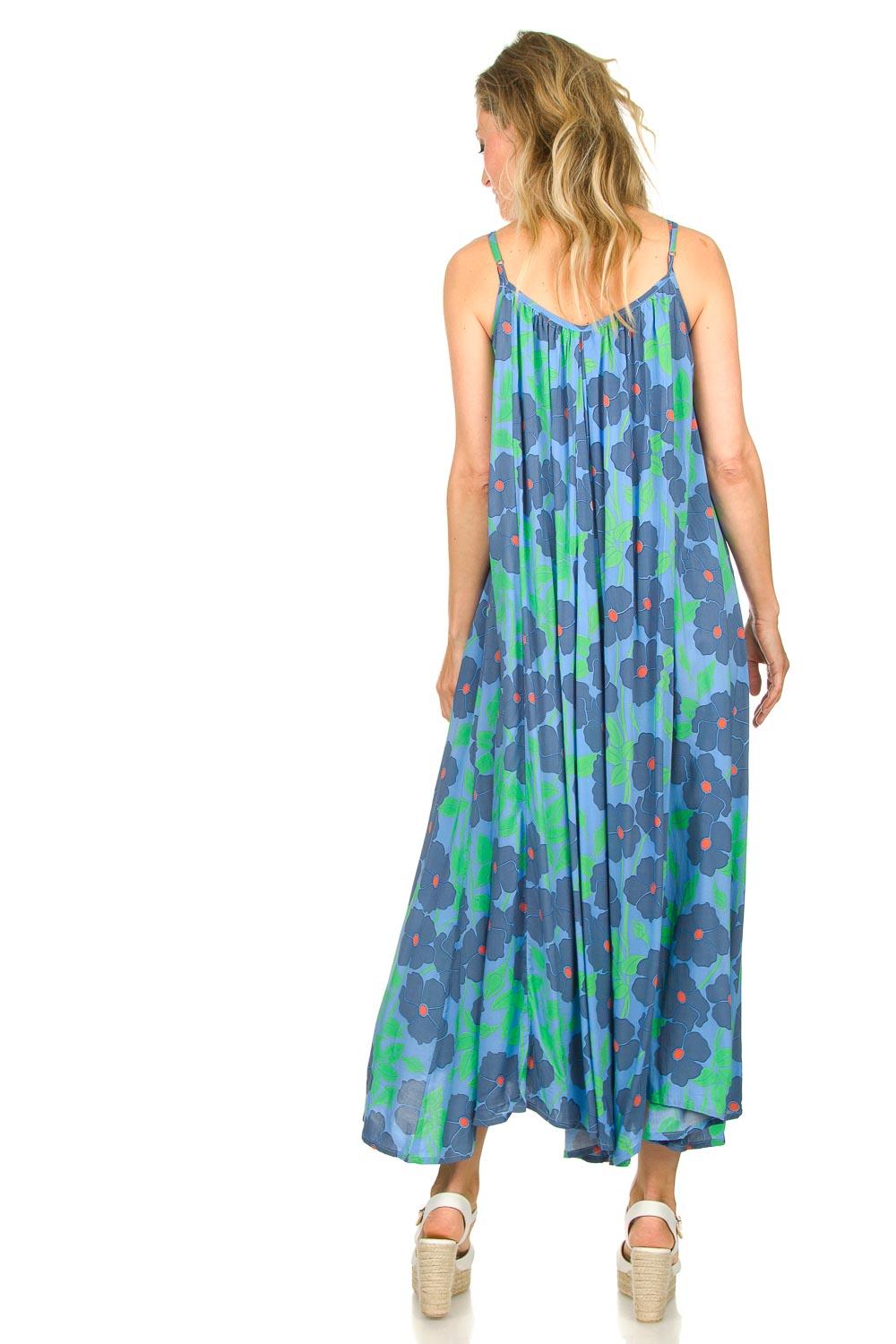 Mouwloze maxi jurk met print Dali blauw Genesis Little Soho Mouwloze maxi jurk met print Dali blauw Genesis Little Soho