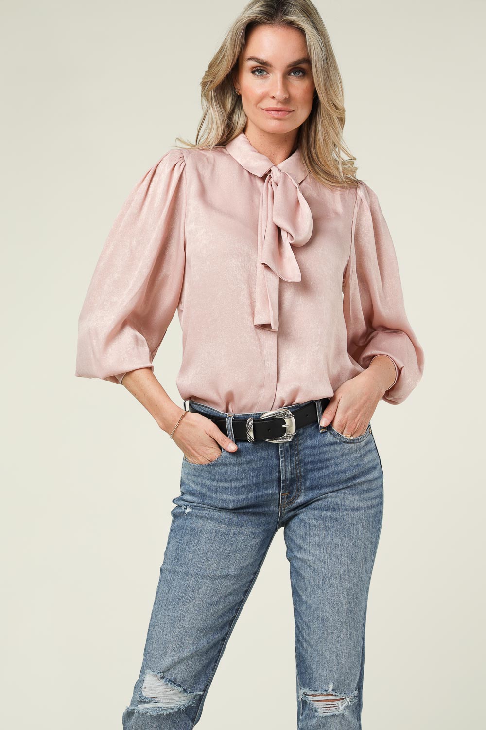 Lurex Blouse Met Strik Charlotta Roze Aaiko Little Soho Lurex Blouse Met Strik Charlotta Roze Aaiko Little Soho