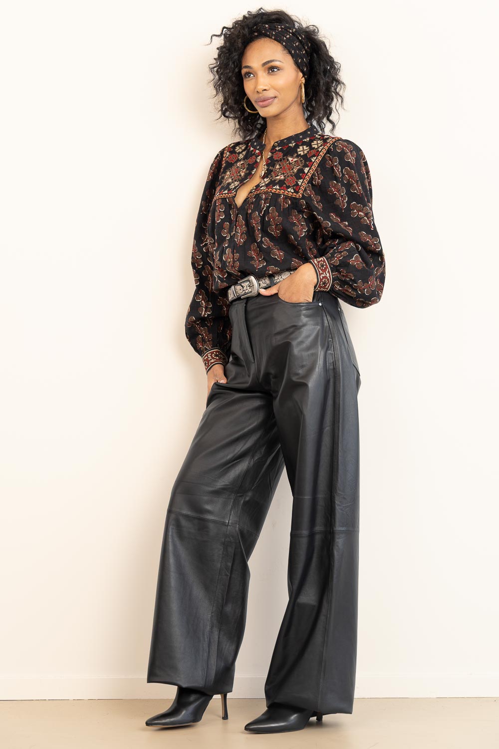 Cotton blouse with embroidery details Scarlet | black | Maison