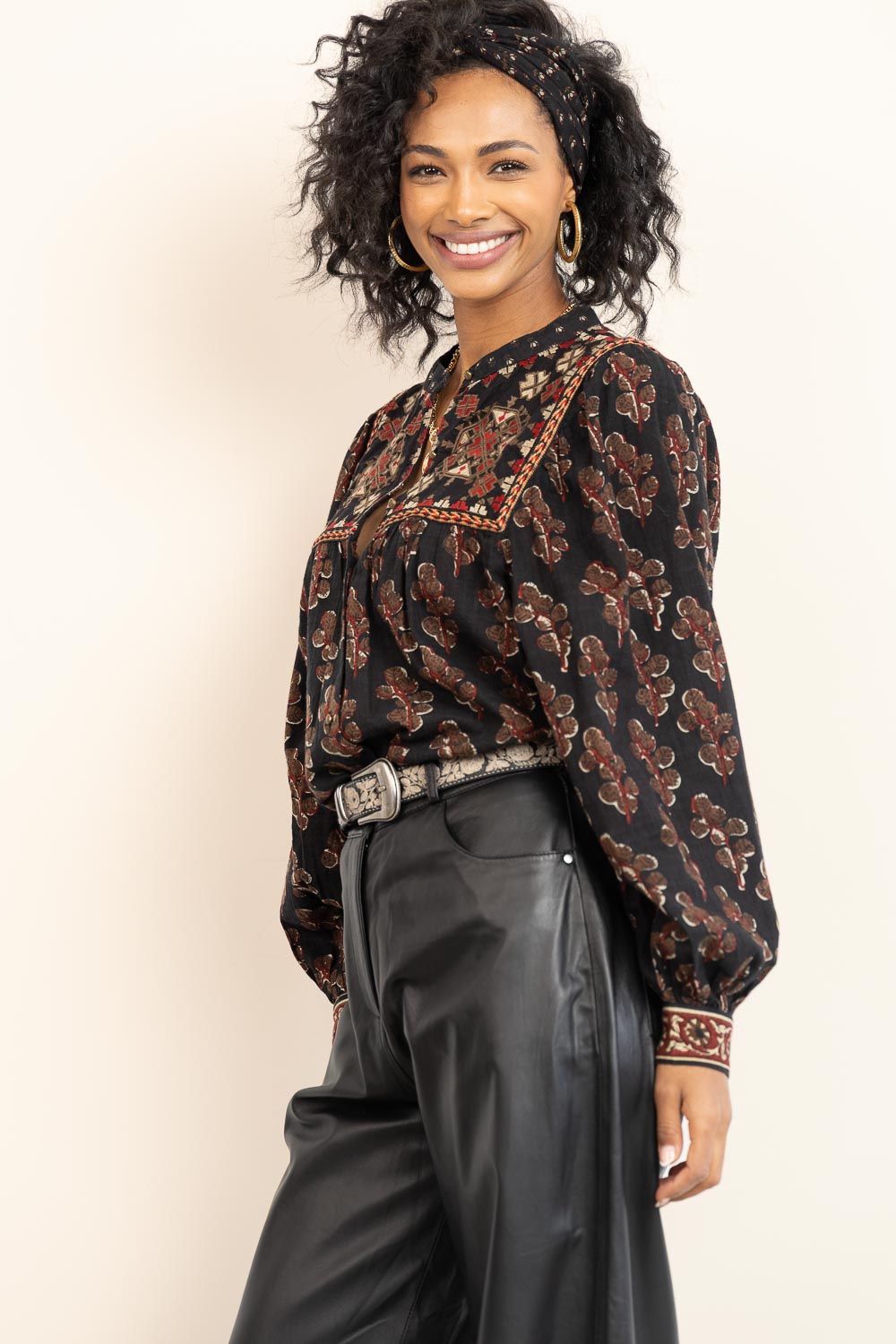 Cotton blouse with embroidery details Scarlet | black | Maison