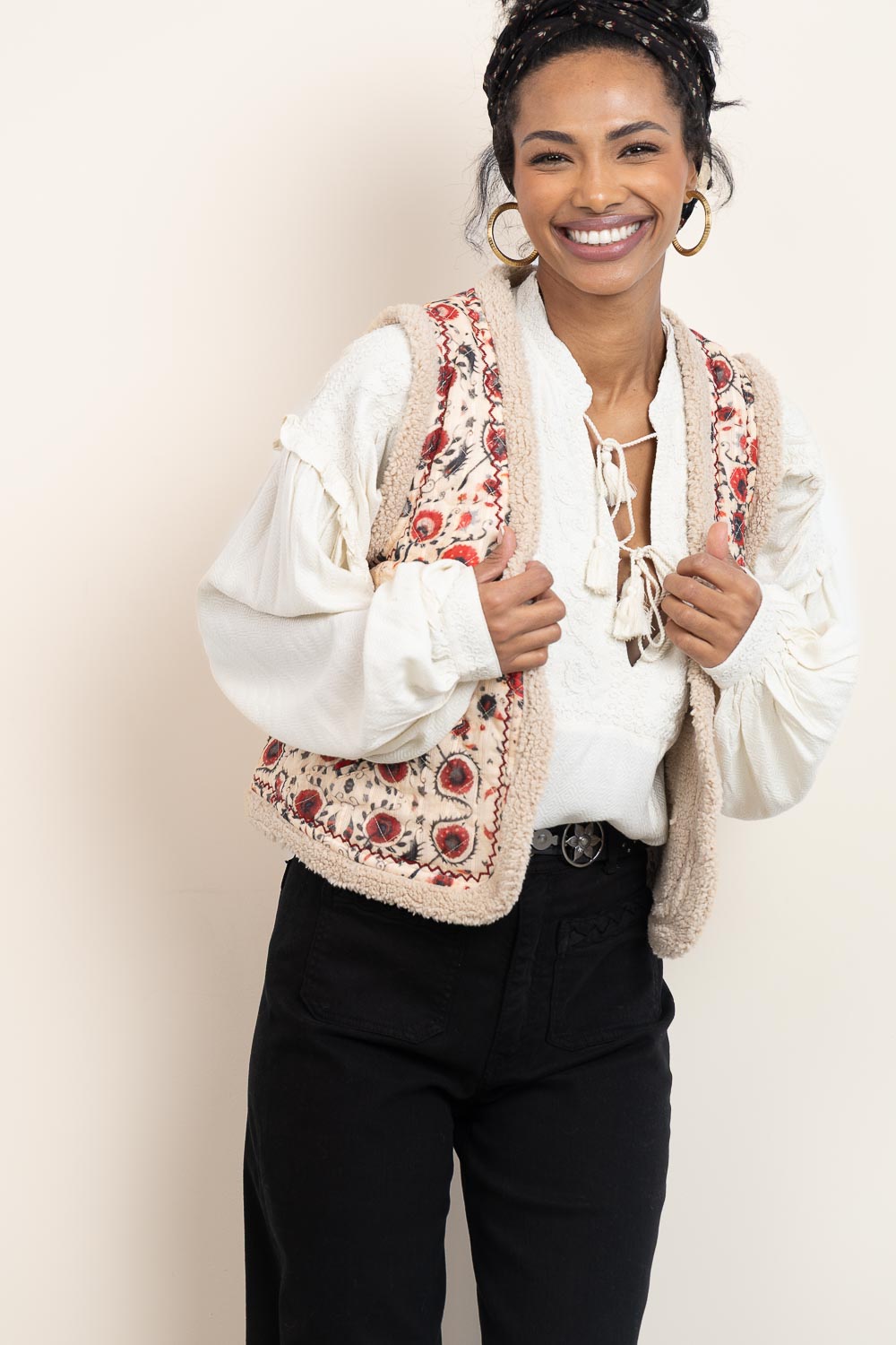 Teddy gilet met borduursels Paul | naturel | Maison Hotel | Little