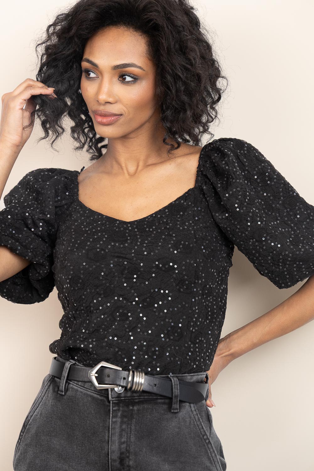 Cropped top with puffed sleeves Dazzy | black | Haute L'Amitié
