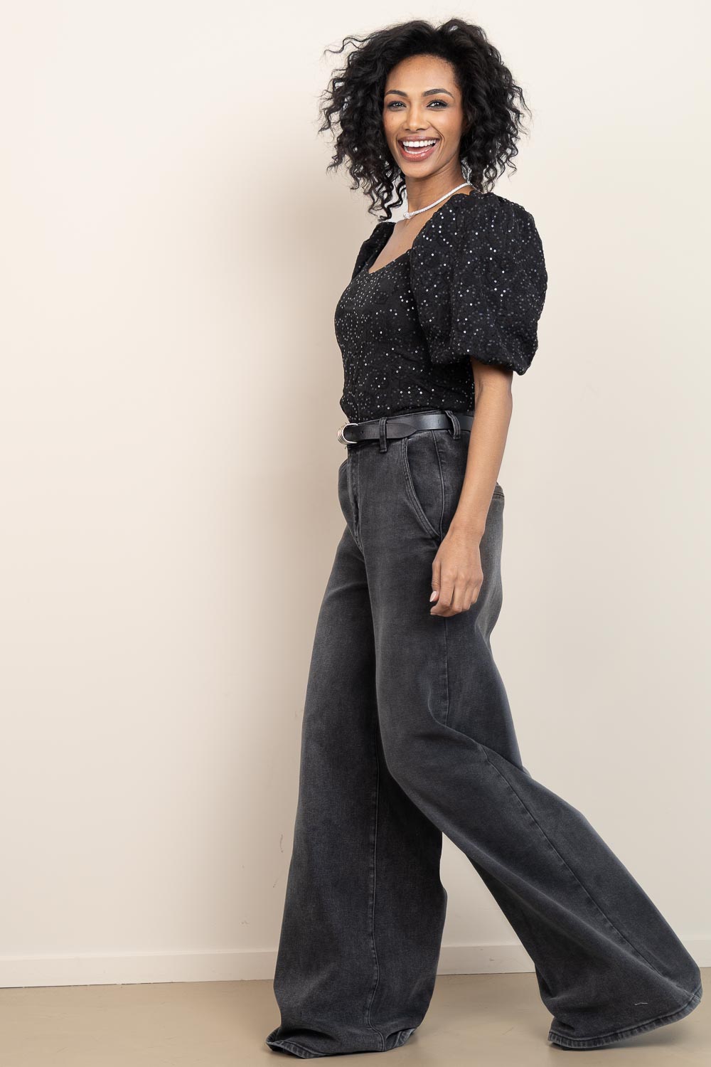 Cropped top with puffed sleeves Dazzy | black | Haute L'Amitié