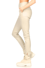 Ibana |  Stretch leather pants Colette | soft pearl  | Picture 6