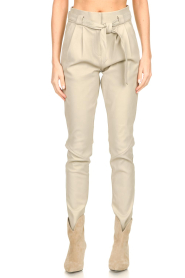Ibana |  Stretch leather pants with waist belt Paula | natural  | Picture 5