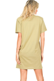 Notes Du Nord |  T-shirt dress with shoulder pads Dominic | green  | Picture 7