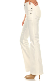 Dante 6 :  Flared jeans with button details Bientot | white - img8