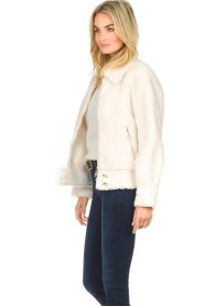 Liu Jo Easywear |  Short teddy coat Senna | white  | Picture 5