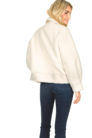 Liu Jo Easywear |  Short teddy coat Senna | white  | Picture 6
