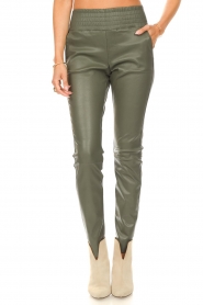 Ibana :  Stretch leather pants Colette | olive - img5