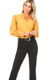 D-ETOILES CASIOPE |  Travelwear blouse with puff sleeves Dori | yellow  | Picture 2