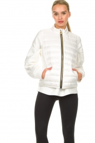 Goldbergh |  Quilted body warmer Ryann | white  | Picture 5