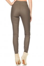 Knit-ted |  Faux leather leggings Amber | taupe   | Picture 6