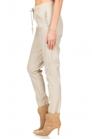 Knit-ted :  Faux leather joggers Colette | sand - img5