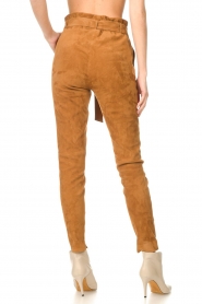 STUDIO AR :  Suede stretch pants Lotte | brown - img6