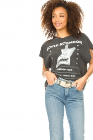 Sofie Schnoor |  Oversized T-shirt with Cea print | black  | Picture 4