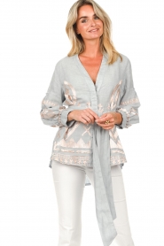 Greek Archaic Kori | Linnen blouse met borduursels Mila | grijs   | Afbeelding 4