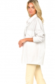 Ibana |  Oversized blouse Tri | white  | Picture 6