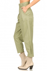 Magali Pascal :  Pleated pants Gurka | green - img5