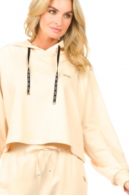 Liu Jo Easywear |  Cropped hoodie Oliver | pastel yellow  | Picture 7