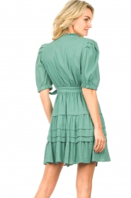 Suncoo |  Dress with tie belt Cyrina | green  | Picture 7
