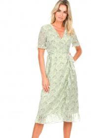 Freebird |  Midi wrap dress with print Rosy | green  | Picture 2