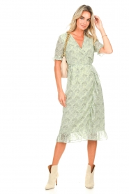 Freebird |  Midi wrap dress with print Rosy | green  | Picture 3