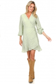 Freebird |  Wrap dress with puff sleeves Bora | green  | Picture 3