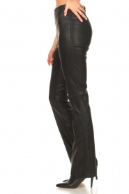 Knit-ted :  Faux leather flared pants Afke | black - img7