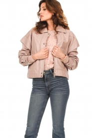 STUDIO AR :  Leather jacket with statement shoulders Kimora | ash rose - img4