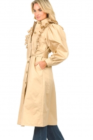 Magali Pascal |  Trench coat with ruffles Tilia | beige  | Picture 6