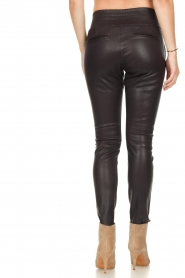 Ibana :  Stretch leather pants Colette | aubergine - img7
