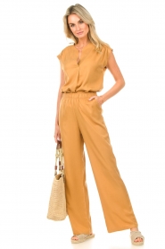 Knit-ted :  Loose straight fit trousers Marloes | camel - img3