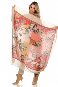 Moment Amsterdam |  Luxe scarf with animal design Wild | pink  | Picture 4
