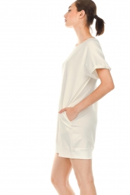 Blaumax :  Sweater dress Queens | white - img5