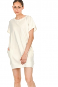 Blaumax :  Sweater dress Queens | white - img2