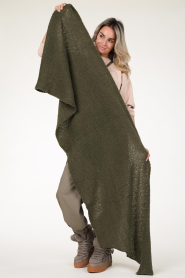 Little Soho |  Bouclé scarf Aria | army green  | Picture 4