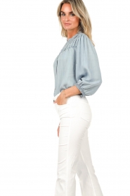 Sofie Schnoor |  Denim blouse with puff sleeves Amara | blue  | Picture 5