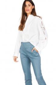 Second Female |  Oversized blouse Song | white  | Picture 4