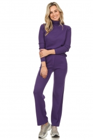 Not Shy |  Cashmere turtleneck sweater Laurene | purple  | Picture 3