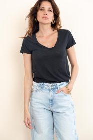 American Vintage |  Basic V-neck T-shirt Jacksonville | black | Picture 2