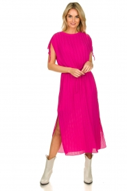 Silvian Heach | Midi jurk met plooien Qualyub | roze   | Afbeelding 3