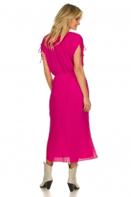 Silvian Heach | Midi jurk met plooien Qualyub | roze   | Afbeelding 6