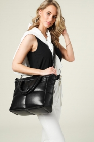 STUDIO AR |  Leather puffer bag Medium Isadora | black  | Picture 2