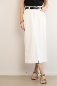 Copenhagen Muse | Kokerrok met split Tailor | naturel | Afbeelding 5