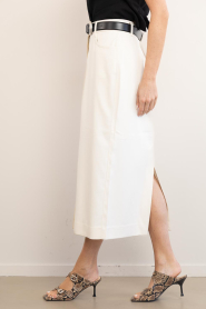 Copenhagen Muse | Kokerrok met split Tailor | naturel | Afbeelding 6